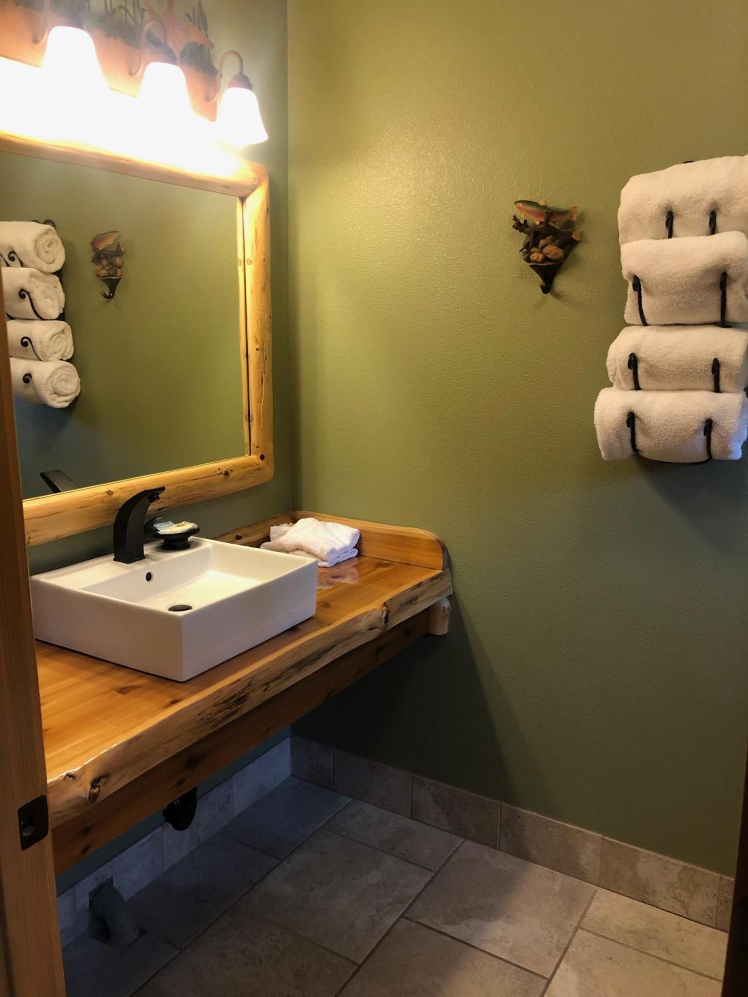 Summit Lake Lodge Luaran gambar