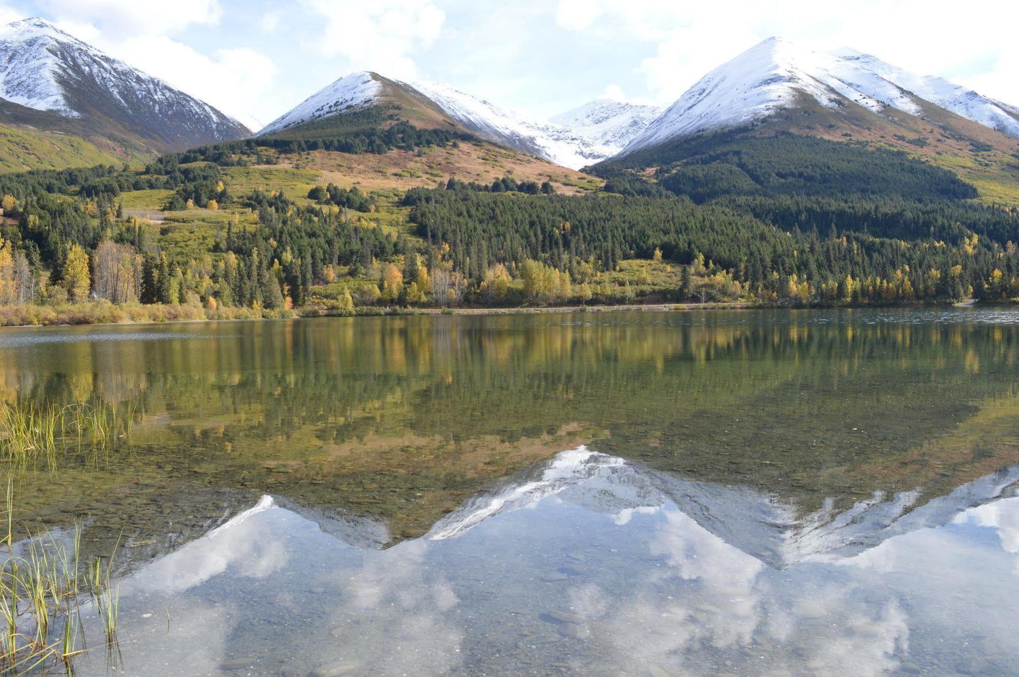 Summit Lake Lodge Luaran gambar